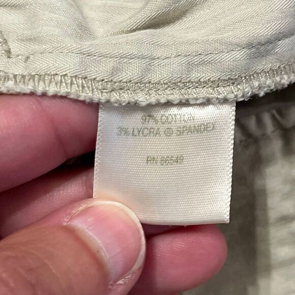 Tommy Bahama Ladies Khaki Shorts 11” Inseam Size 14 - Picture 6 of 6